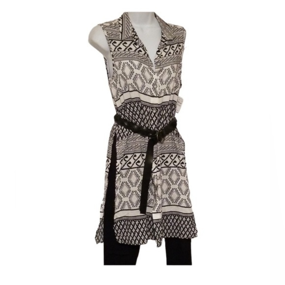 FIFTEEN TWENTY Tunic “Tribal Print Sleeveless Black and White- M - NWT